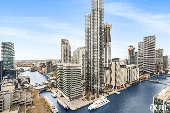2 Bedroom Apartment To Rent In Park Drive, Canary Wharf, E14