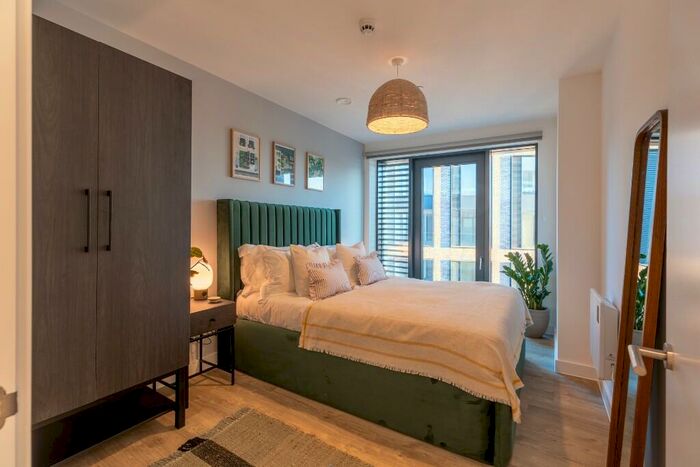 3 Bedroom Flat To Rent In Flat, Pall Mall, Liverpool, Merseyside, L3