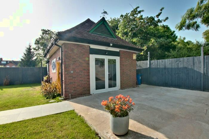 Studio To Rent In Southborough Lane, Bromley, Kent, BR2