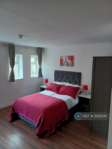 Studio To Rent In The Midway, Newcastle Under Lyme, ST5