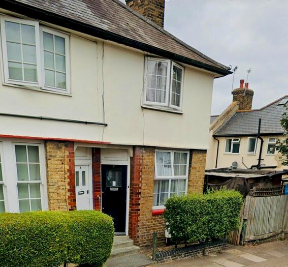 4 Bedroom Terraced House To Rent In Coteford Street, Tooting, Streatham, London, SW17