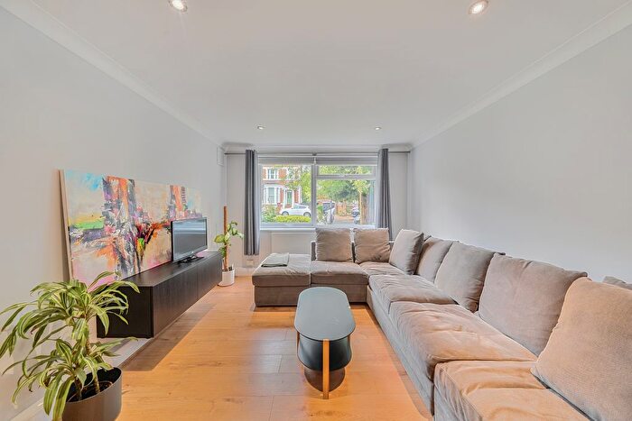 2 Bedroom Flat To Rent In Wimbledon Park Road, London, SW18