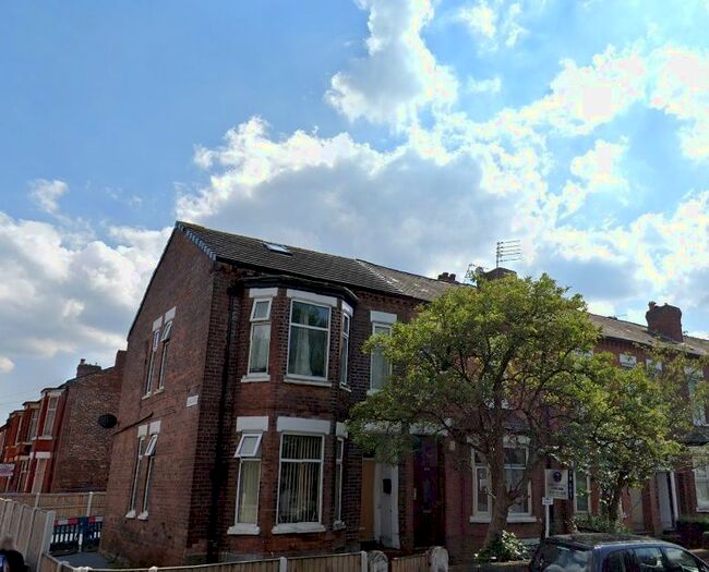 1 Bedroom Property To Rent In Dickenson Road, Manchester M14