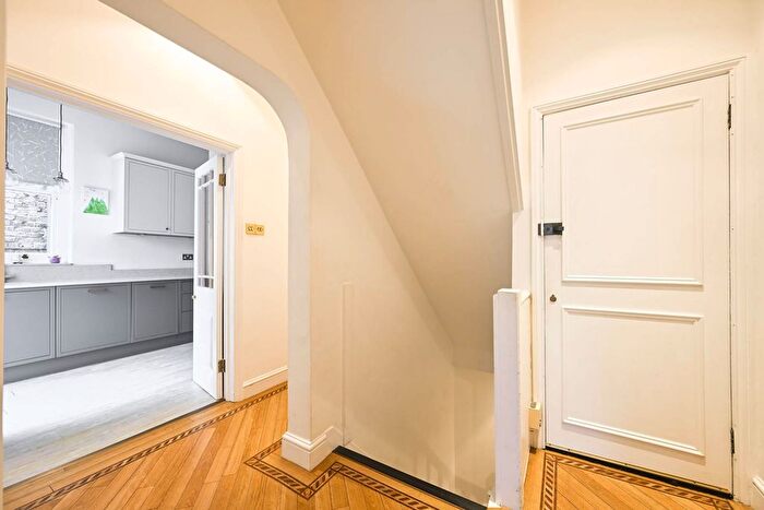 3 Bedroom Flat To Rent In Carmalt Gardens, West Putney, London, SW15