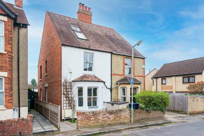 3 Bedroom Semi-Detached House To Rent In Gardiner Street, Headington, Oxford, OX3
