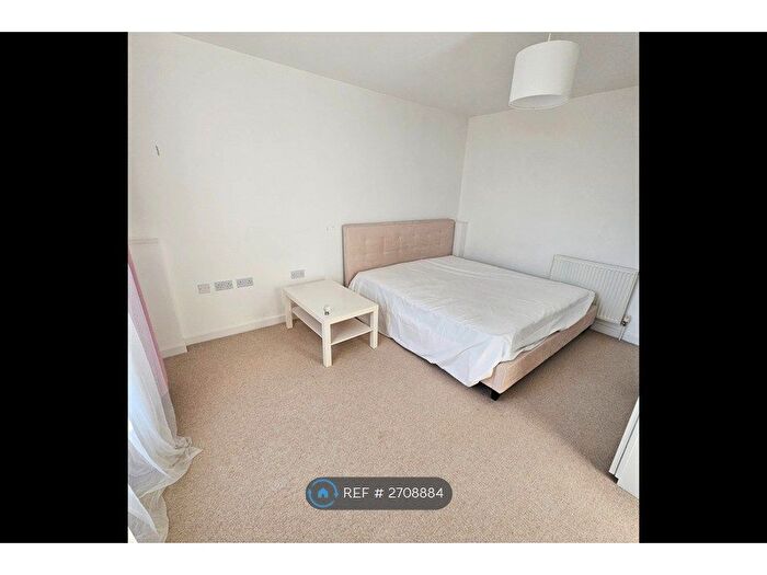 1 Bedroom Flat To Rent In Len Bishop Court, London, E1W