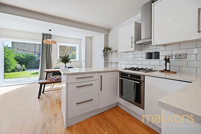 2 Bedroom Flat To Rent In Penistone Road, London, SW16