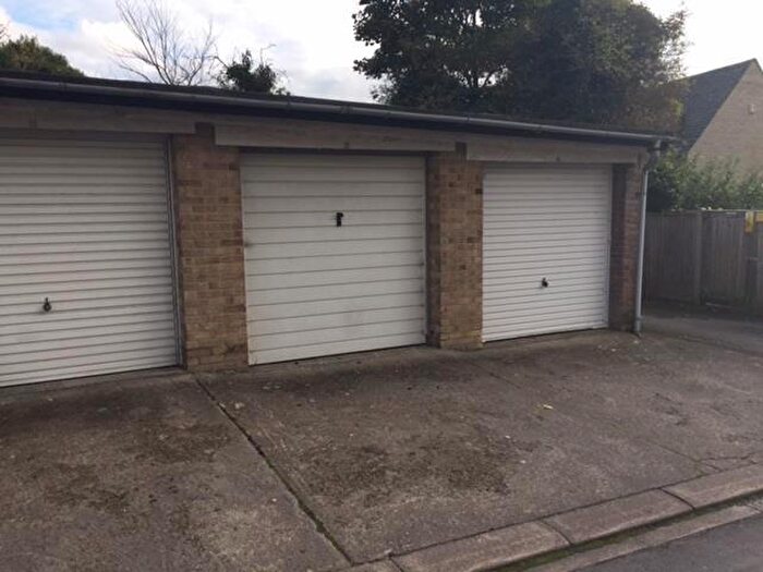 Garage / Parking To Rent In Millway Close, Wolvercote, OX2