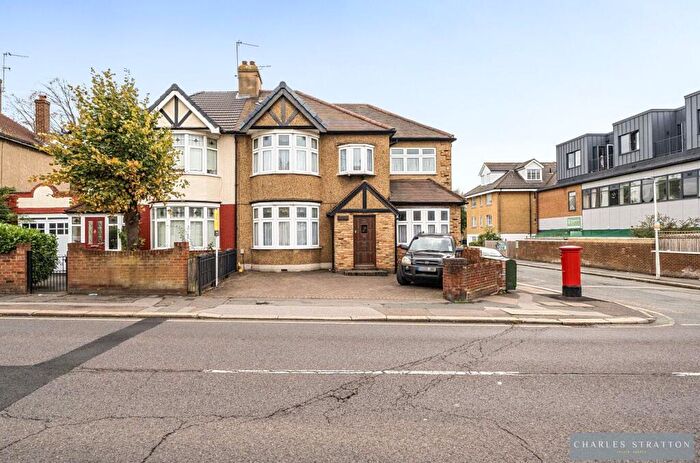4 Bedroom Semi-Detached House For Sale In Victoria Road, Romford, RM1