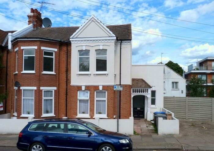 2 Bedroom Flat To Rent In Linacre Road, Willesden, NW2
