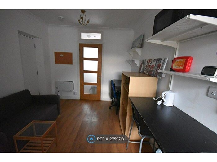 1 Bedroom Maisonette To Rent In Lilac Road, Southampton, SO16