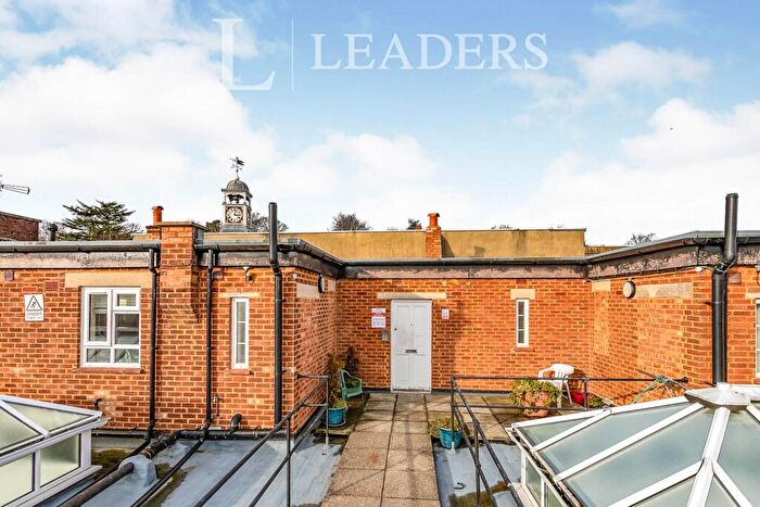 1 Bedroom House To Rent In High Street, Reigate, RH2