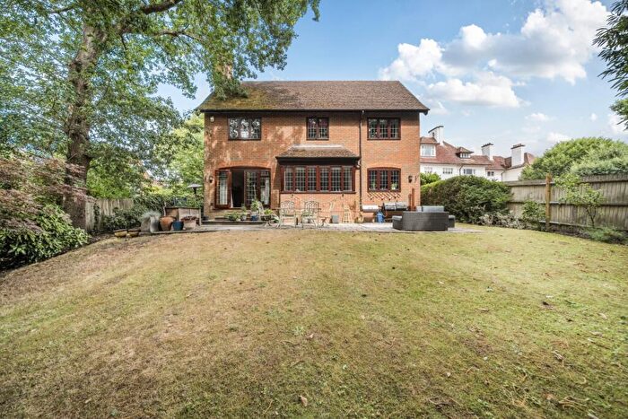 5 Bedroom Detached House For Sale In The Ridge, Woking, GU22