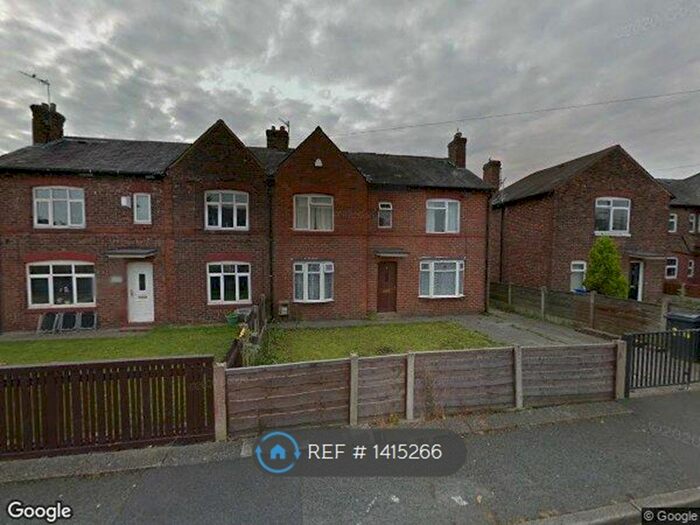 4 Bedroom Semi-Detached House To Rent In Grindon Avenue, Salford, M7