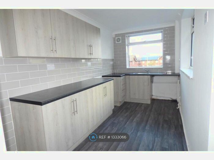 2 Bedroom Terraced House To Rent In Walmersley Road, Bury, BL9
