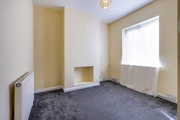 3 Bedroom Terraced House To Rent In Thorold Road, Chatham, ME5