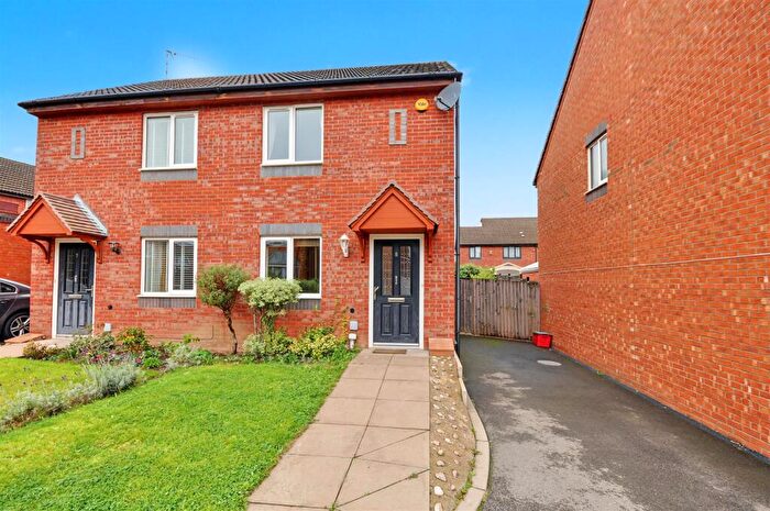 2 Bedroom Semi-Detached House To Rent In Beavers Brook Close, Leamington Spa, CV31