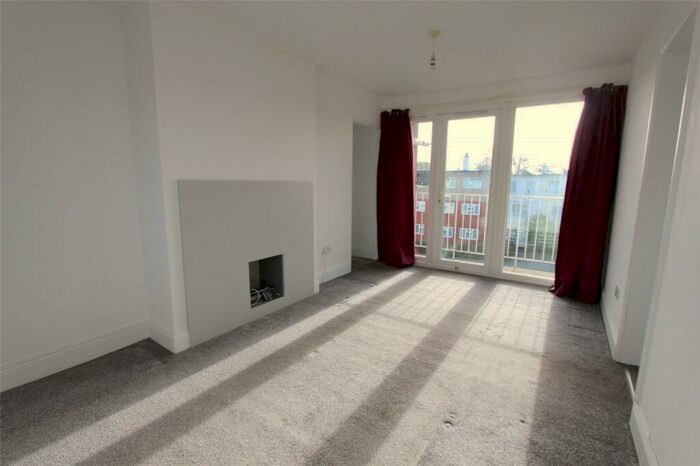 2 Bedroom Apartment To Rent In Long Riding, Basildon, Essex, SS14