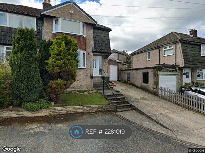 4 Bedroom Semi-Detached House To Rent In Spring Rise, Keighley, BD21