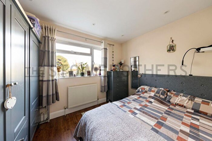 1 Bedroom Flat To Rent In Wigram Road, Wanstead, E11