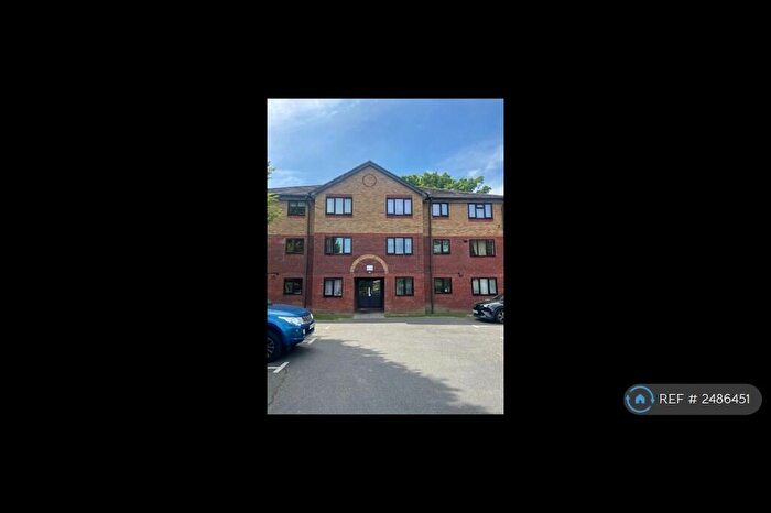 2 Bedroom Flat To Rent In Longmere Road, Crawley, RH10