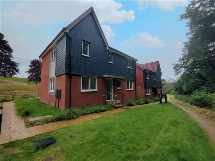 4 Bedroom Property To Rent In Chase Court, Stourbridge, DY8