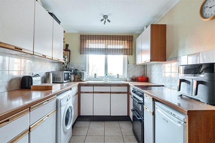 3 Bedroom Terraced House For Sale In Five Stiles Road, Marlborough, SN8
