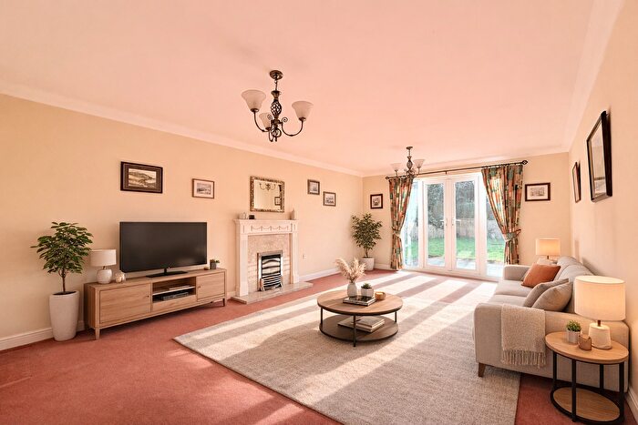 2 Bedroom Bungalow For Sale In Rowbrook Close, Majors Green, Shirley, Solihull, B90