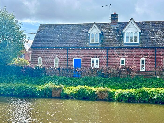 2 Bedroom Semi-Detached House For Sale In High Street, Hungerford, RG17