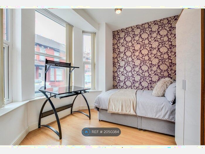 8 Bedroom Terraced House To Rent In Albion Road, Manchester, M14