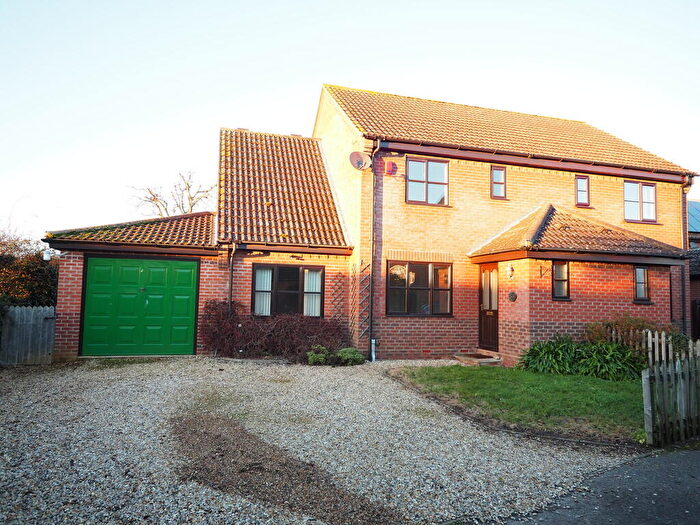3 Bedroom Semi Detached House To Rent In Kenan Drive, Attleborough, Norfolk, NR17