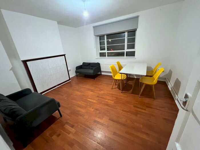 2 Bedroom Apartment To Rent In Lorne House, Ben Jonson Road, London, Greater London, E1