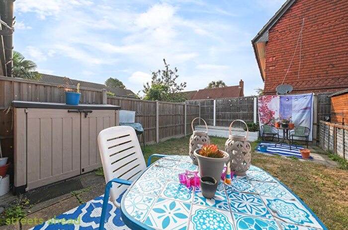 1 Bedroom Detached House To Rent In Basil Gardens, Croydon, CR0