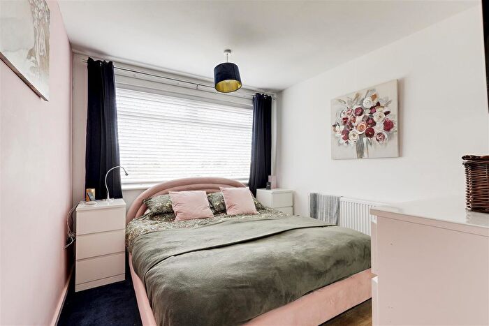 3 Bedroom Detached Bungalow For Sale In Weaverthorpe Road, Woodthorpe, Nottinghamshire, NG5
