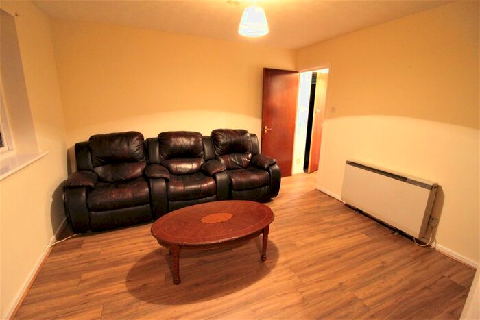 1 Bedroom Flat To Rent In Tramway Avenue, London, N9