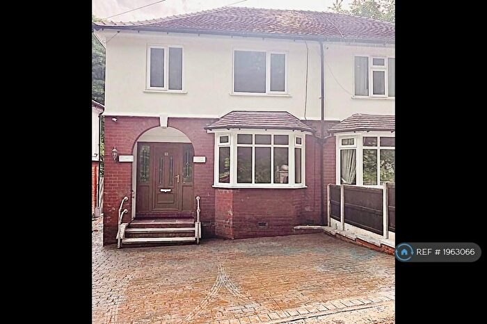 4 Bedroom Semi-Detached House To Rent In Holiday Lane, Stockport, SK2