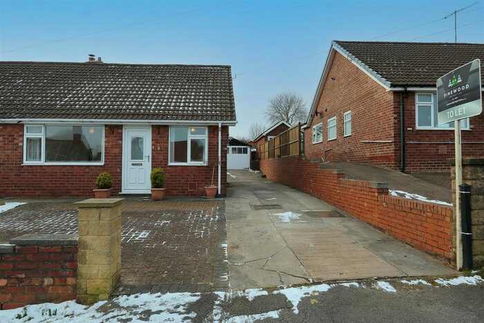 2 Bedroom Bungalow To Rent In Howard Drive, Old Whittington, Chesterfield, Derbyshire S41