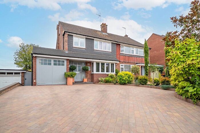 3 Bedroom Semi-Detached House For Sale In Pipers Croft, Dunstable, Beds, LU6