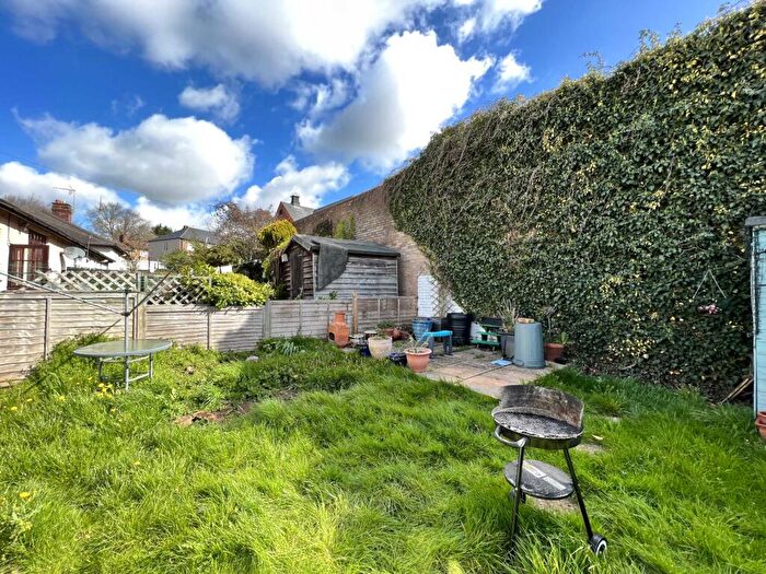 2 Bedroom Bungalow For Sale In Fairfield Road, Brentwood, CM14