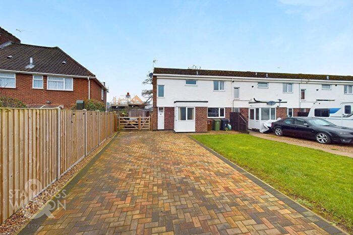 3 Bedroom End Of Terrace House To Rent In Crome Close, Diss, IP22