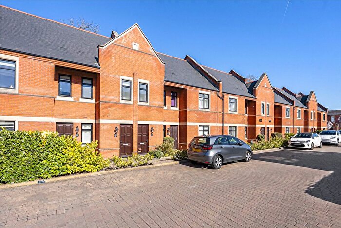 2 Bedroom Flat For Sale In Marlborough Drive, Bushey, Hertfordshire, WD23