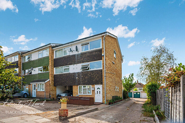 4 Bedroom End Of Terrace House For Sale In Helder Grove, London, SE12