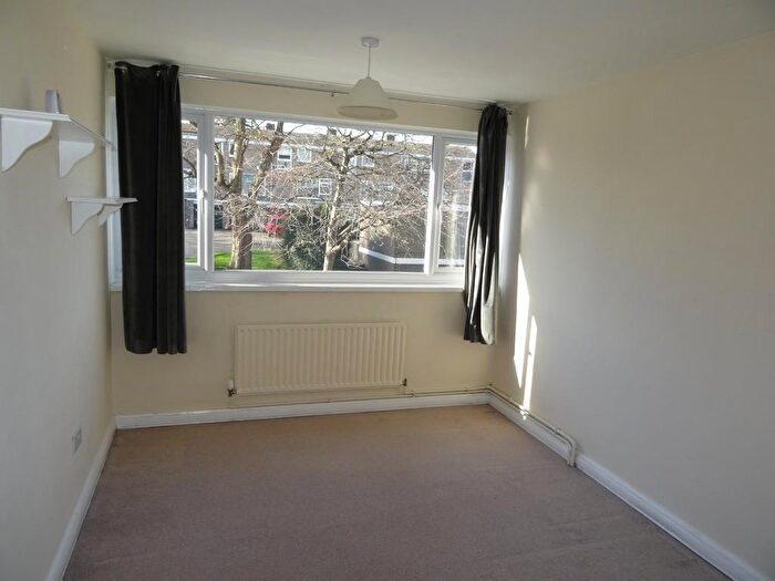 2 Bedroom Flat For Sale In Fair Acres, Bromley, BR2