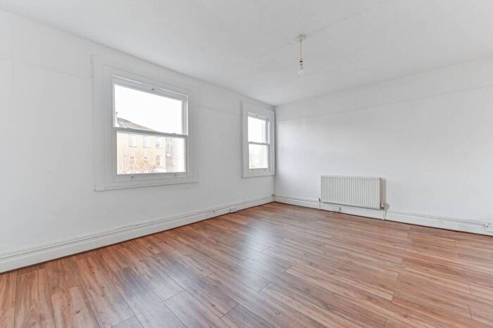 3 Bedroom Maisonette To Rent In Clyde Road, East Croydon, Croydon, CR0