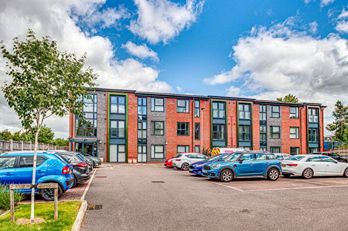 2 Bedroom Apartment For Sale In Barton Road, Davyhulme, Manchester, M41