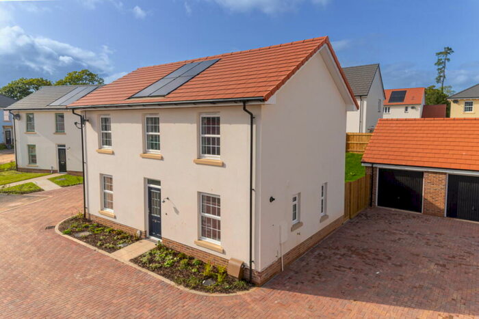 4 Bedroom Detached House For Sale In Willow Drive, Uffculme, EX15