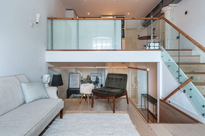 3 Bedroom Flat To Rent In Lamb Brewery, Chiswick, W4