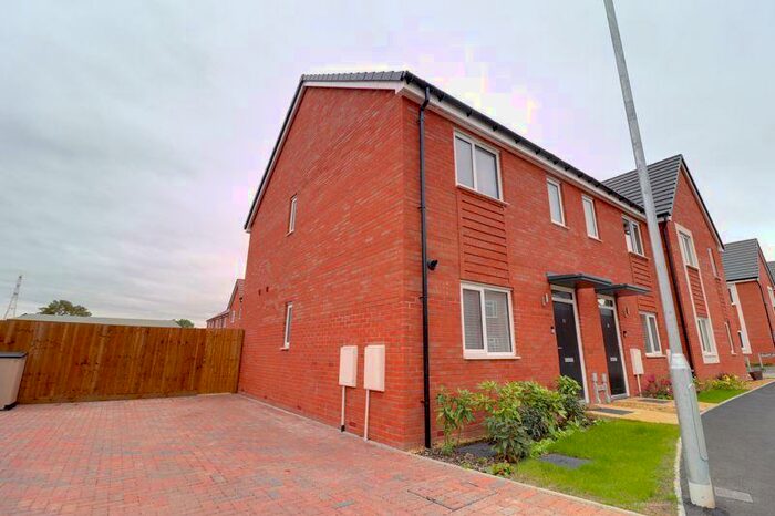 3 Bedroom Semi-Detached House To Rent In Anemone Avenue, Stafford, Staffordshire, ST17