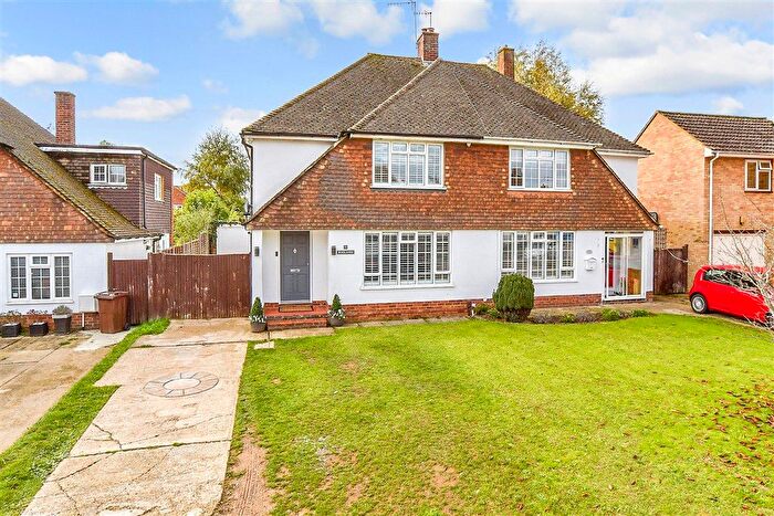 3 Bedroom Semi Detached House For Sale In Purcell Avenue, Tonbridge, Kent, TN10