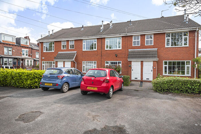 2 Bedroom Flat To Rent In Stanmore Place, Burley, Leeds, LS4